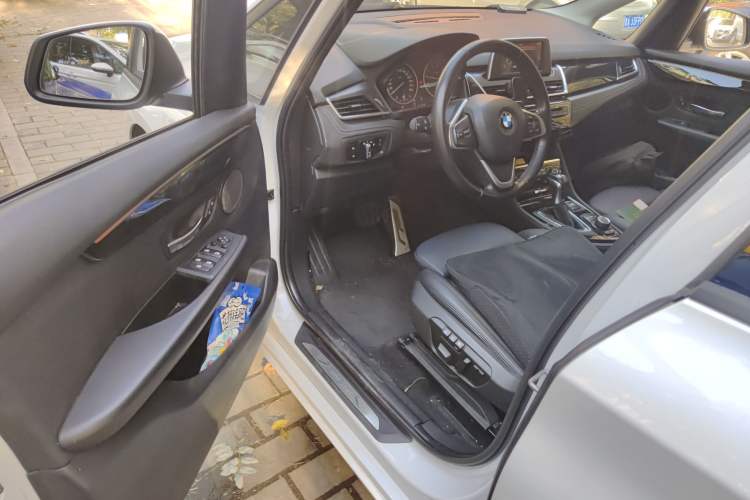 Used BMW 2 Series Active Tourer 2015 218i Sports Design Package Interior 3