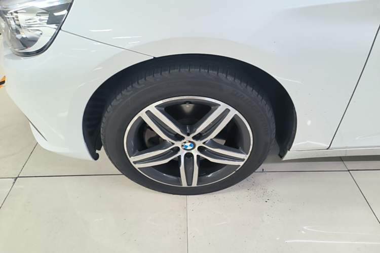 Used BMW 2 Series Active Tourer 2015 218i Sports Design Package Left Front Wheel Hub