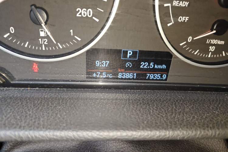 Used BMW 2 Series Active Tourer 2015 218i Leading Model Odometer Close Up