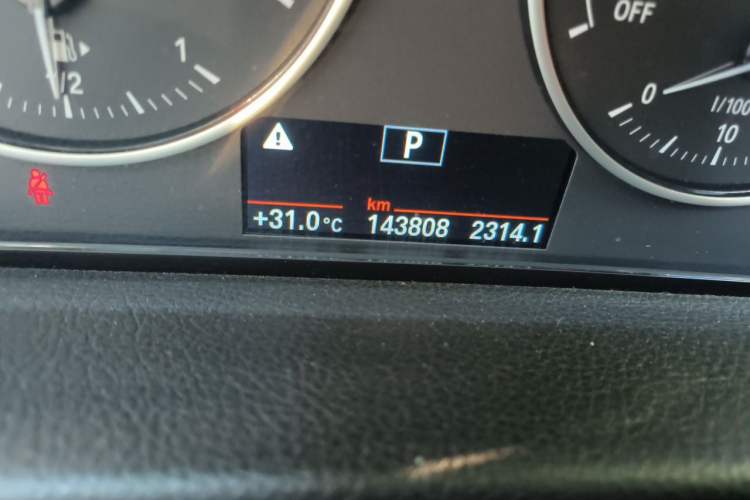 Used BMW 2 Series Active Tourer 2015 218i Leading Model Odometer Close Up