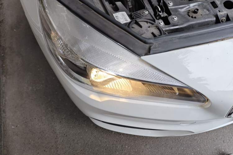 Used BMW 2 Series Active Tourer 2015 218i Leading Model Right Front Headlight