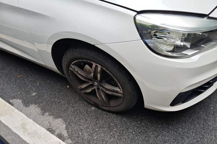 Used BMW 2 Series Active Tourer 2015 218i Sports Design Package Right Front Wheel Hub