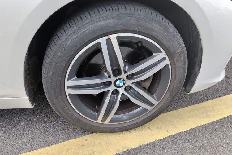 Used BMW 2 Series Active Tourer 2015 218i Sports Design Package Right Front Wheel Hub