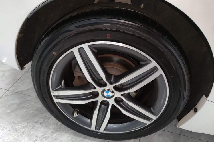 Used BMW 2 Series Active Tourer 2015 218i Sports Design Package Right Rear Wheel Hub