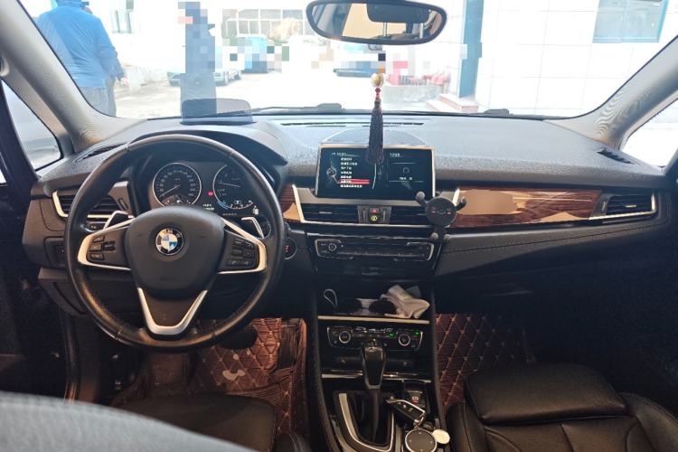 Used BMW 2 Series Active Tourer 2016 220i Luxury Design Package Center Console