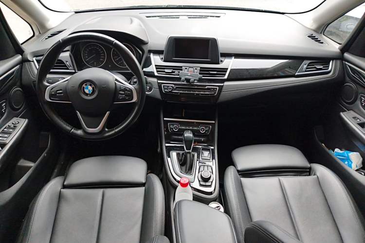 Used BMW 2 Series Active Tourer 2016 218i Sports Design Package Center Console
