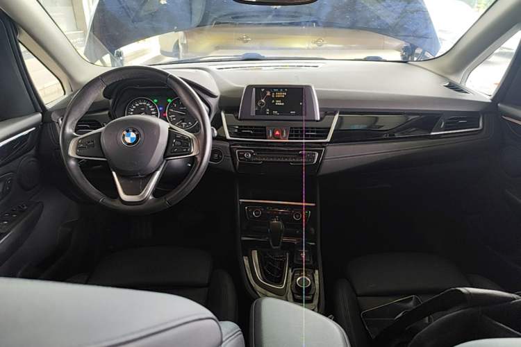 Used BMW 2 Series Active Tourer 2016 218i Sports Design Package Center Console