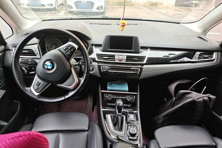 Used BMW 2 Series Active Tourer 2016 218i Sports Design Package Center Console