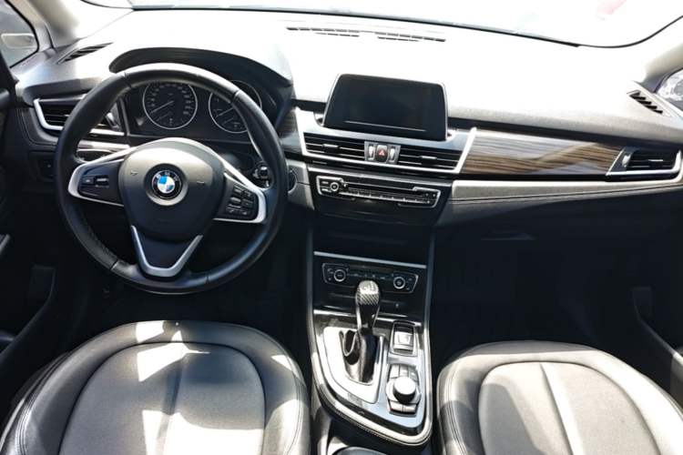 Used BMW 2 Series Active Tourer 2016 218i Sports Design Package Center Console