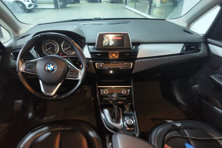 Used BMW 2 Series Active Tourer 2016 218i Fashion Model Center Console