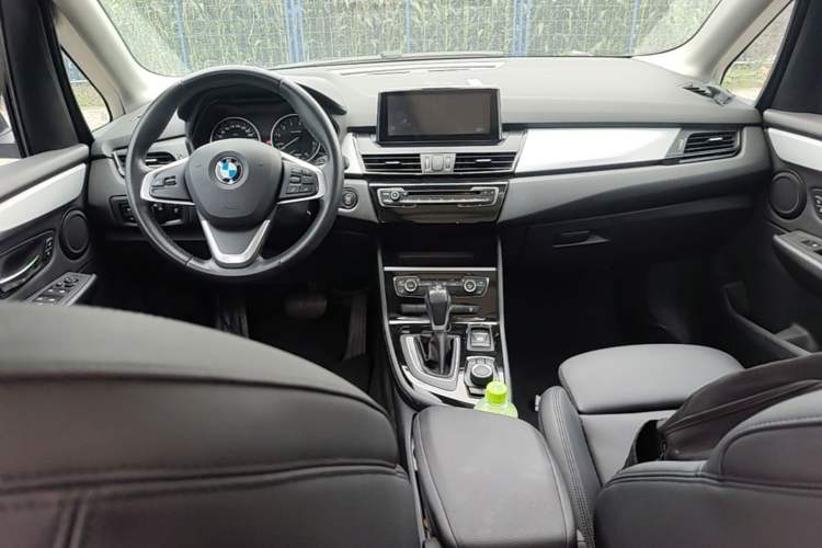 Used BMW 2 Series Active Tourer 2016 220i Luxury Edition Center Console