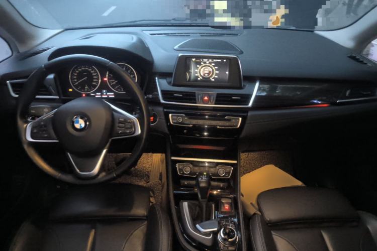 Used BMW 2 Series Active Tourer 2016 220i Luxury Design Package Center Console
