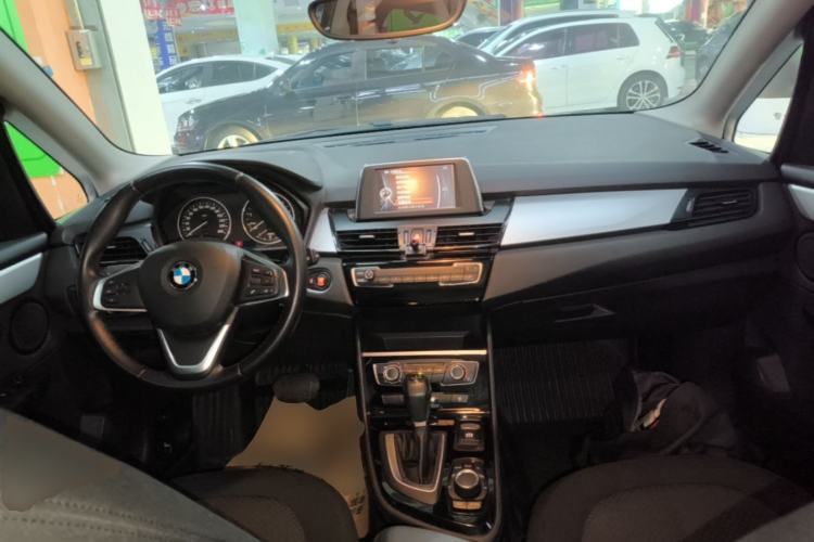 Used BMW 2 Series Active Tourer 2016 218i Fashion Model Center Console