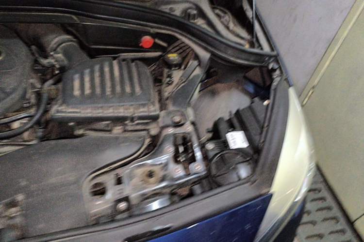 Used BMW 2 Series Active Tourer 2016 218i Fashion Model Engine Bay Left