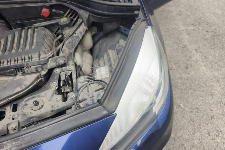 Used BMW 2 Series Active Tourer 2016 218i Fashion Model Engine Bay Left