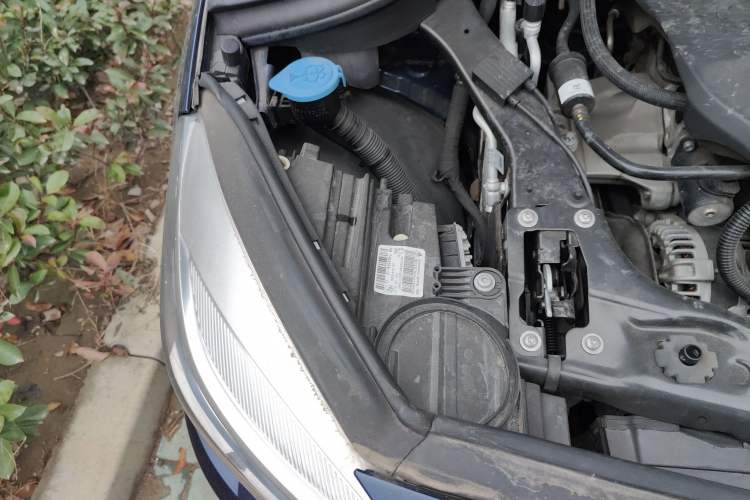 Used BMW 2 Series Active Tourer 2016 218i Leading Model Engine Bay Right