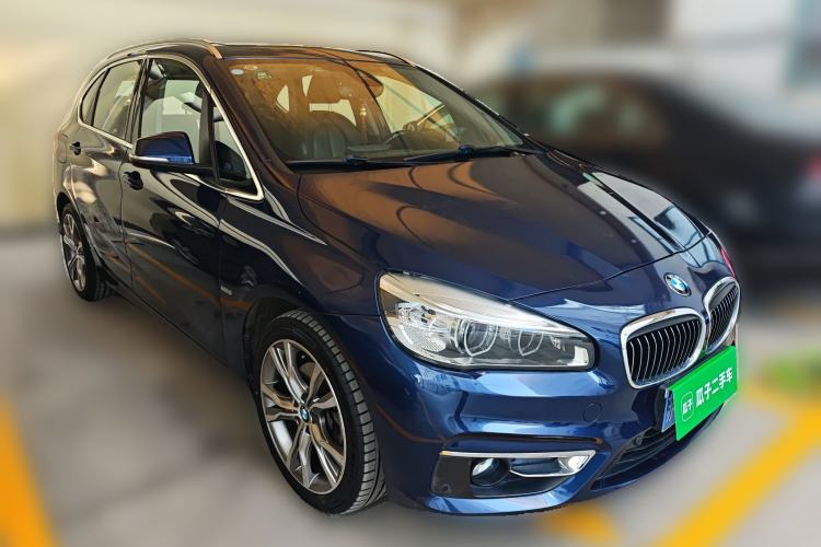 Used BMW 2 Series Active Tourer 2016 220i Luxury Design Package Front Right 45 Deg