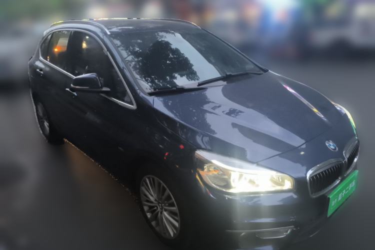 Used BMW 2 Series Active Tourer 2016 220i Luxury Design Package Front Right 45 Deg