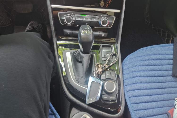 Used BMW 2 Series Active Tourer 2016 218i Fashion Model Gear Lever