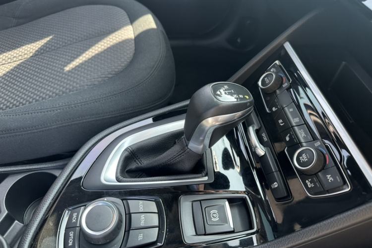 Used BMW 2 Series Active Tourer 2016 218i Leading Model Gear Lever