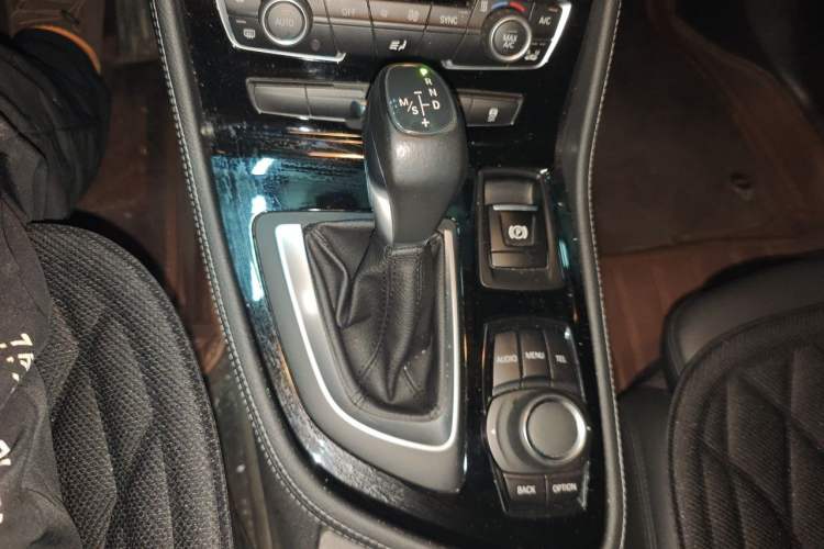 Used BMW 2 Series Active Tourer 2016 218i Sports Design Package Gear Lever