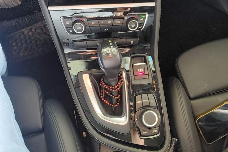 Used BMW 2 Series Active Tourer 2016 218i Sports Design Package Gear Lever