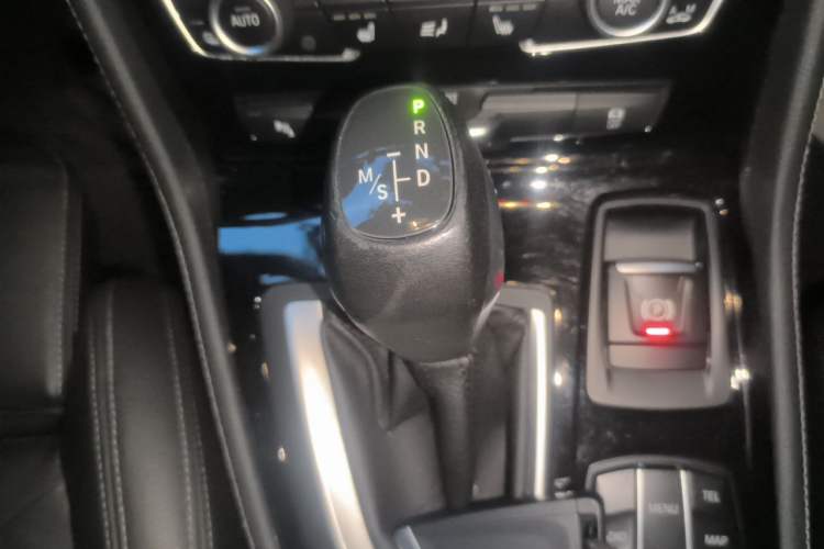 Used BMW 2 Series Active Tourer 2016 220i Luxury Design Package Gear Lever