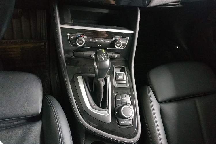 Used BMW 2 Series Active Tourer 2016 218i Sports Design Package Gear Lever