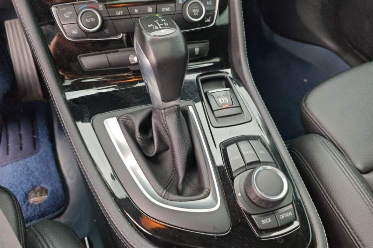 Used BMW 2 Series Active Tourer 2016 218i Sports Design Package Gear Lever