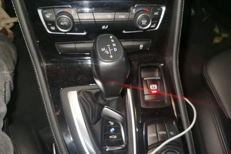 Used BMW 2 Series Active Tourer 2016 218i Sports Design Package Gear Lever
