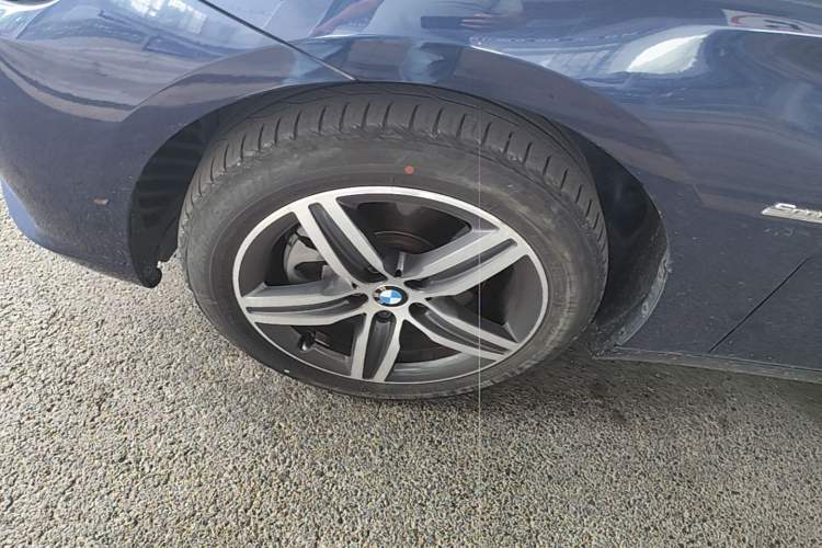 Used BMW 2 Series Active Tourer 2016 218i Sports Design Package Left Front Wheel Hub