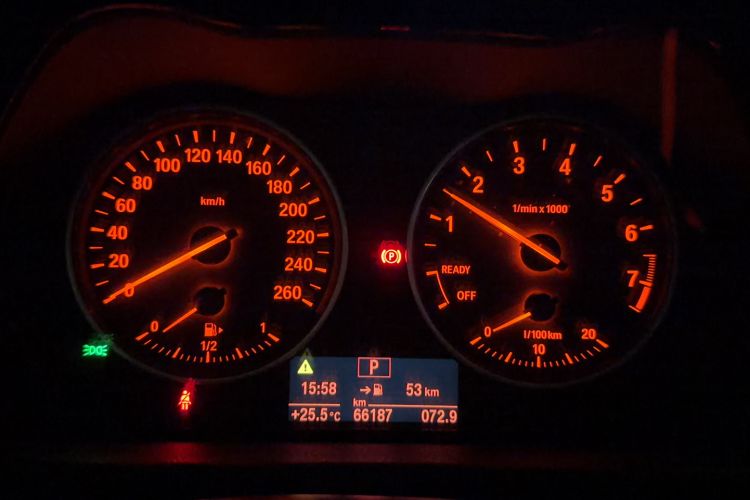 Used BMW 2 Series Active Tourer 2016 218i Fashion Model Odometer Close Up