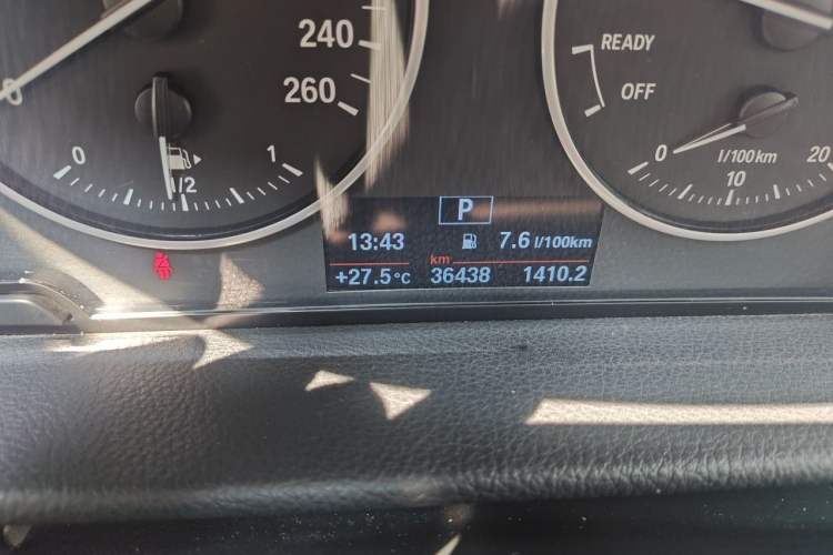 Used BMW 2 Series Active Tourer 2016 218i Fashion Model Odometer Close Up