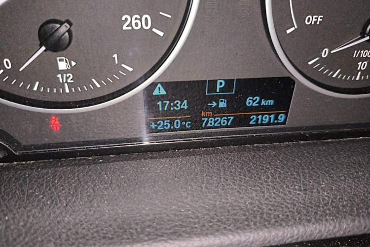 Used BMW 2 Series Active Tourer 2016 218i Fashion Model Odometer Close Up