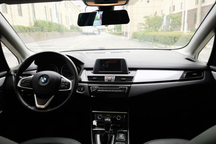 Used BMW 2 Series Active Tourer 2016 218i Fashion Model Odometer Close Up