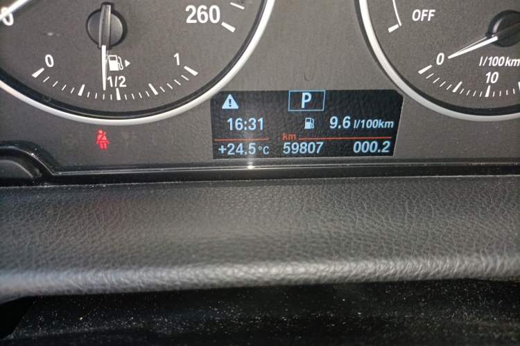 Used BMW 2 Series Active Tourer 2016 218i Fashion Model Odometer Close Up