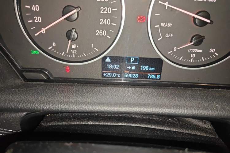 Used BMW 2 Series Active Tourer 2016 218i Sports Design Package Odometer Close Up