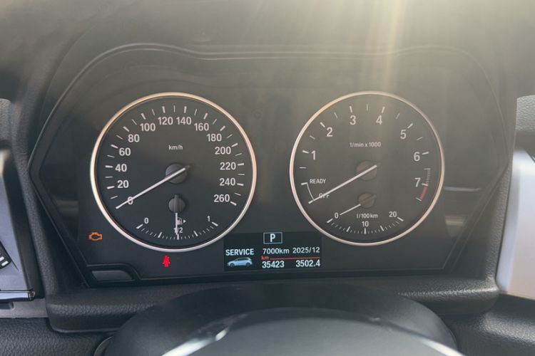 Used BMW 2 Series Active Tourer 2016 218i Fashion Model Odometer Close Up