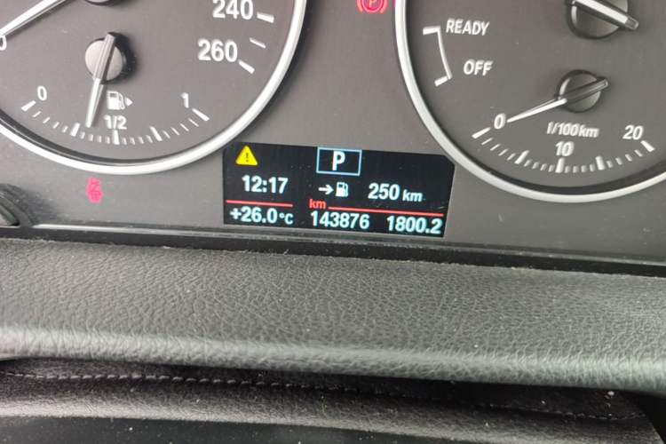 Used BMW 2 Series Active Tourer 2016 220i Luxury Edition Odometer Close Up