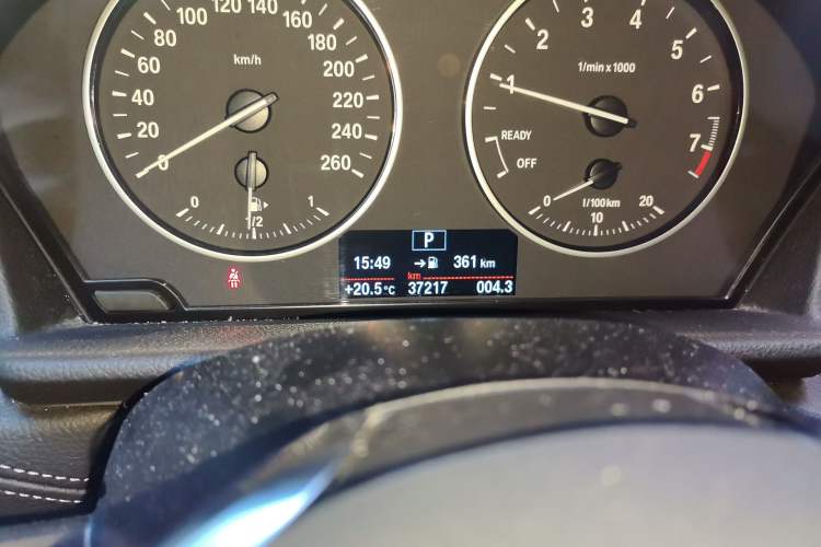Used BMW 2 Series Active Tourer 2016 218i Sports Design Package Odometer Close Up