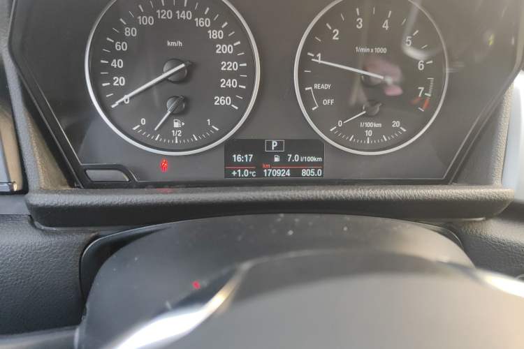 Used BMW 2 Series Active Tourer 2016 218i Fashion Model Odometer Close Up