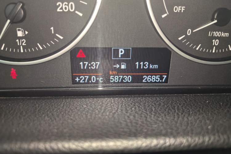 Used BMW 2 Series Active Tourer 2016 220i Luxury Edition Odometer Close Up