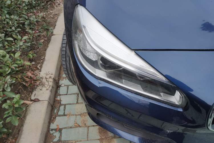 Used BMW 2 Series Active Tourer 2016 218i Leading Model Right Front Headlight