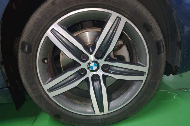Used BMW 2 Series Active Tourer 2016 218i Sports Design Package Right Front Wheel Hub