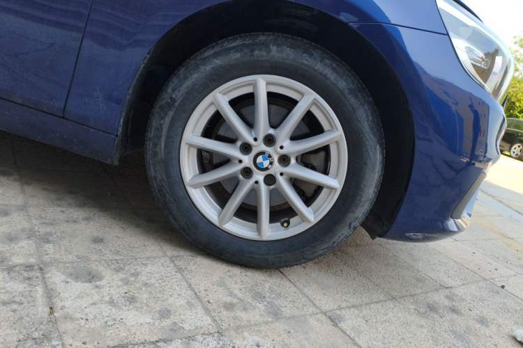 Used BMW 2 Series Active Tourer 2016 218i Fashion Model Right Front Wheel Hub