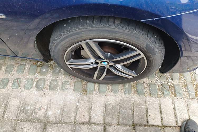 Used BMW 2 Series Active Tourer 2016 218i Sports Design Package Right Front Wheel Hub
