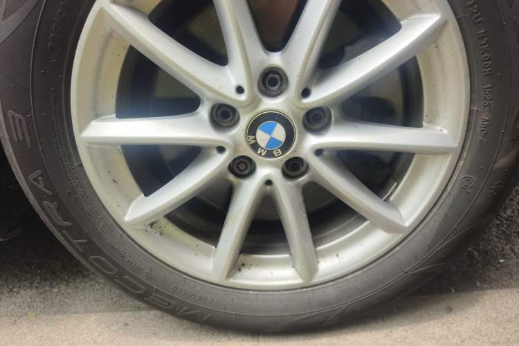 Used BMW 2 Series Active Tourer 2016 218i Fashion Model Right Front Wheel Hub