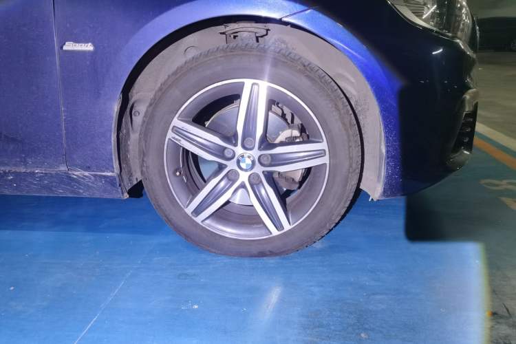 Used BMW 2 Series Active Tourer 2016 218i Sports Design Package Right Front Wheel Hub