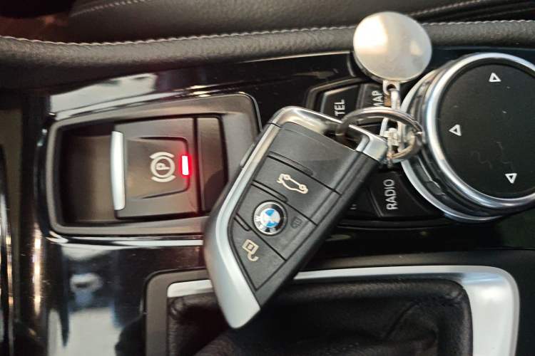 Used BMW 2 Series Active Tourer 2016 220i Luxury Design Package Vehicle Key