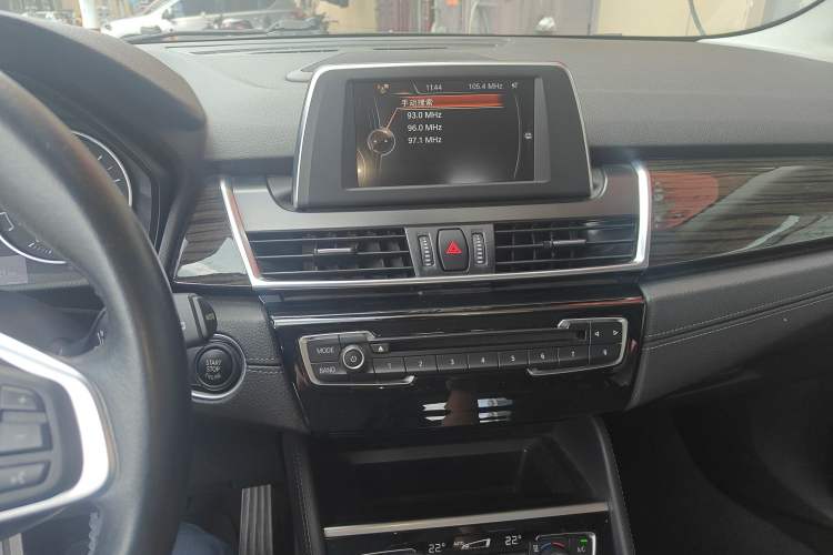 Used BMW 2 Series Active Tourer 2016 220i Luxury Design Package Audio And AC Panel